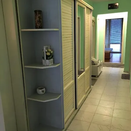 Spacious Beautiful - Prime Location Apartment Warna