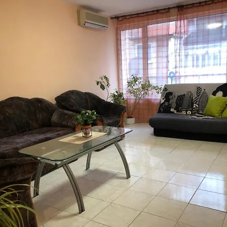 Spacious Beautiful - Prime Location Warna